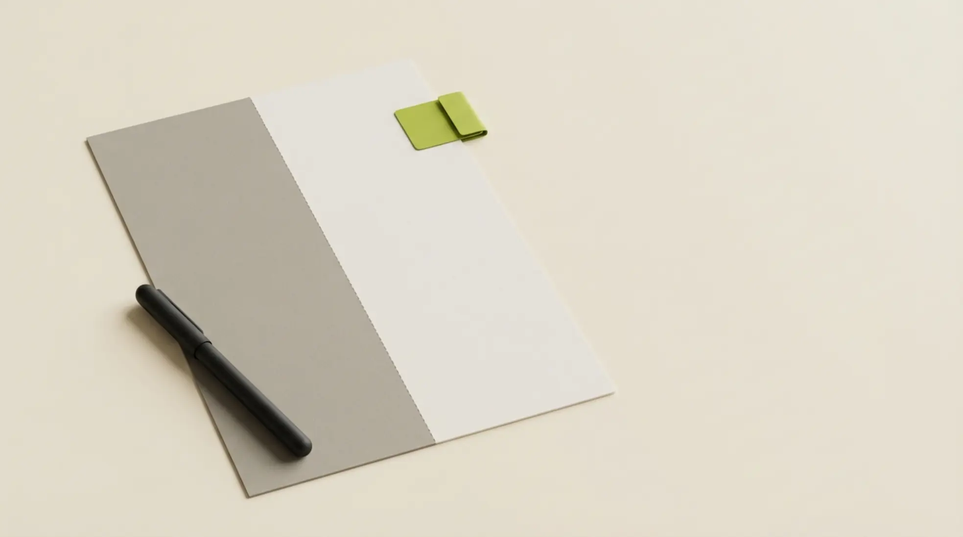 3D render van contractblad met scheurlijn half grijs half wit met groene clip en pen ernaast in minimalistische studio setting