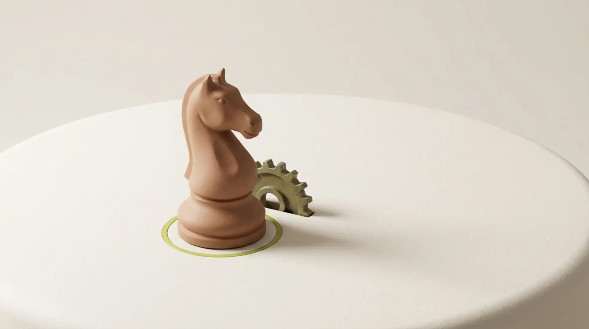 3D render van schaakpaard in kleikleur met subtiel tandwiel erachter en groene ring aan de voet op minimalistische lichte achtergrond