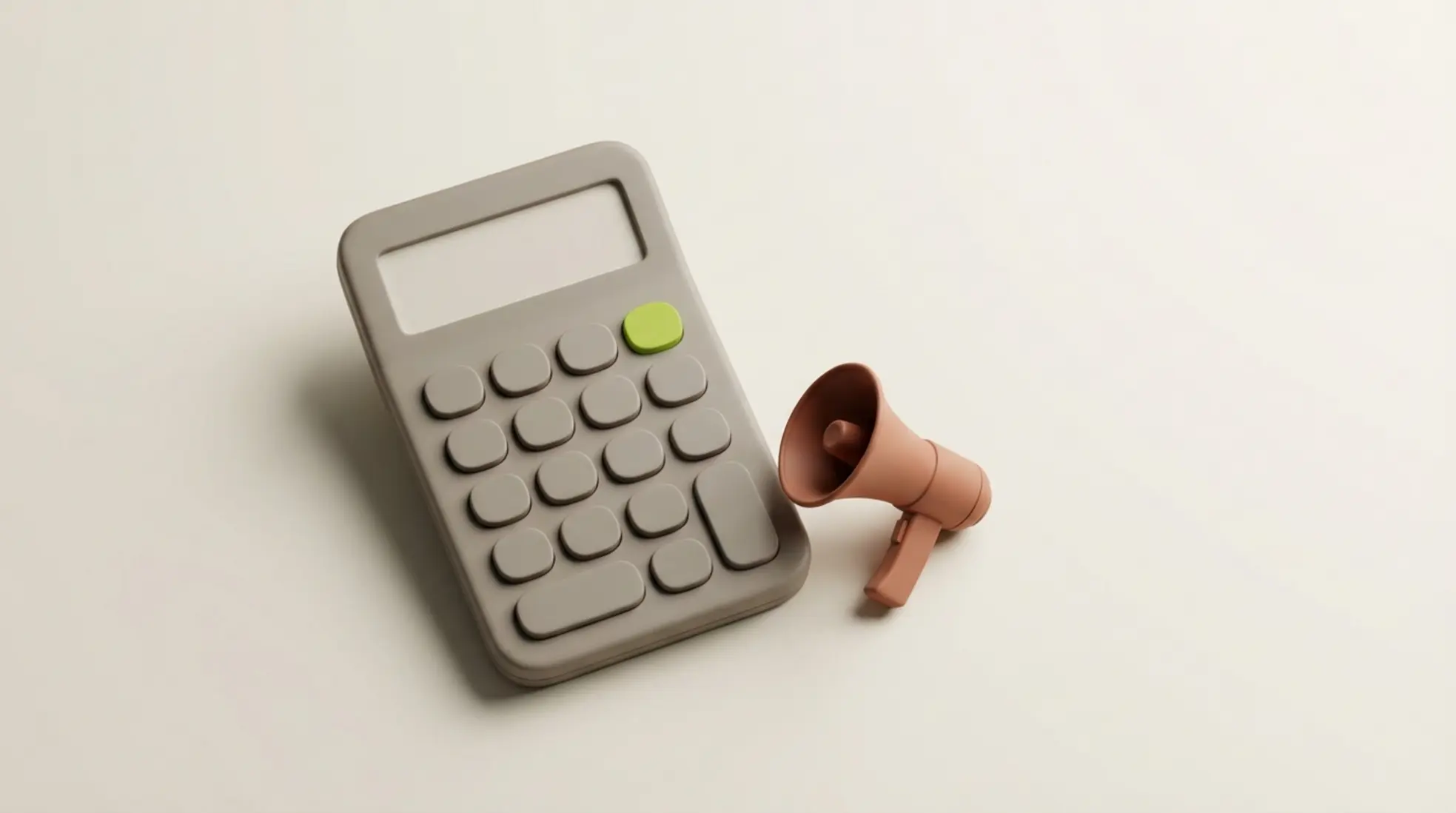 3D render van matte rekenmachine met één groene knop naast kleine megafoon op warme lichte achtergrond met veel lege ruimte rechts