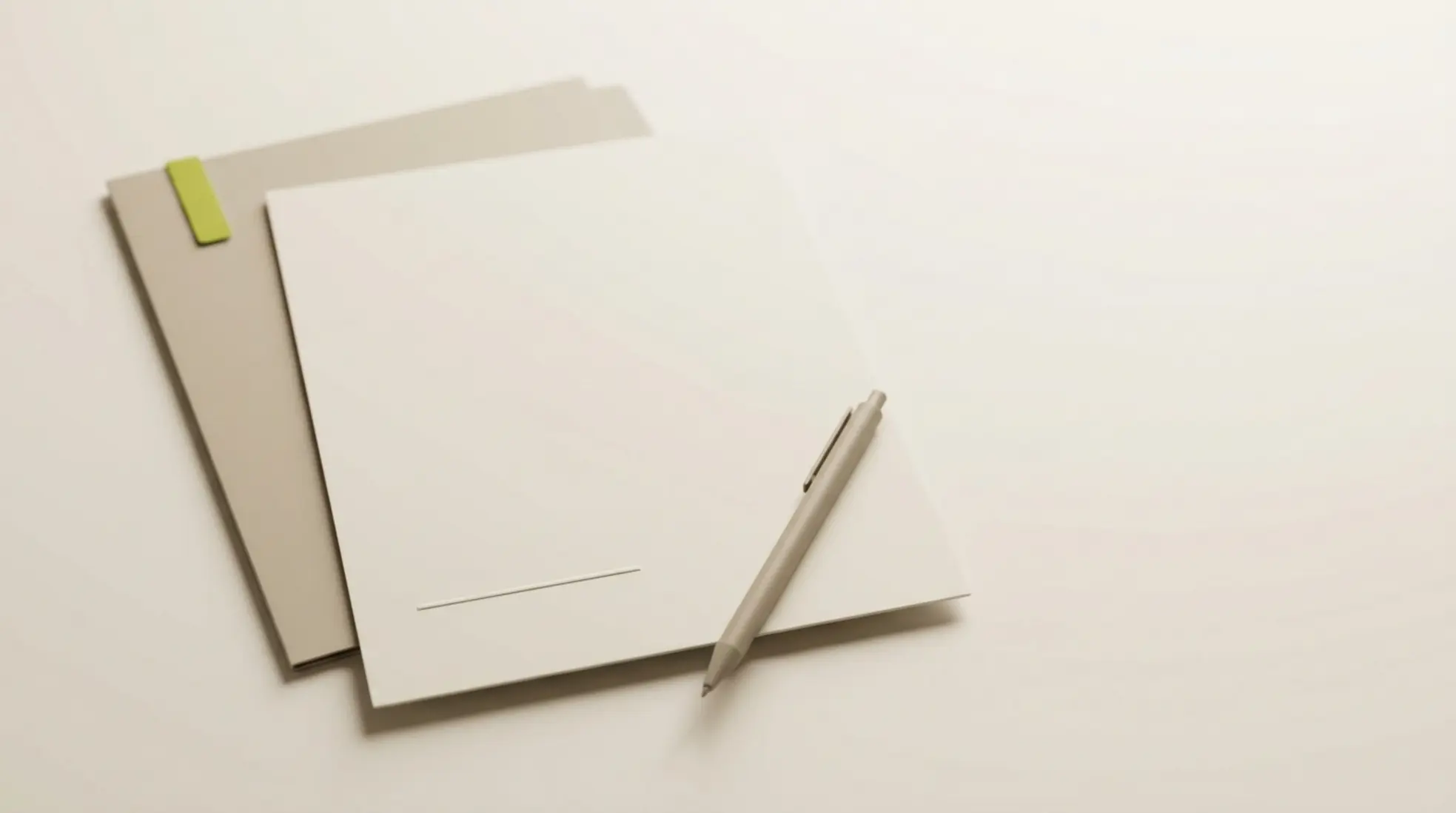 3D scène met contract en pen, tweede document erachter en groen accent, symboliseert overgang naar vast werk, met veel lege ruimte rechts