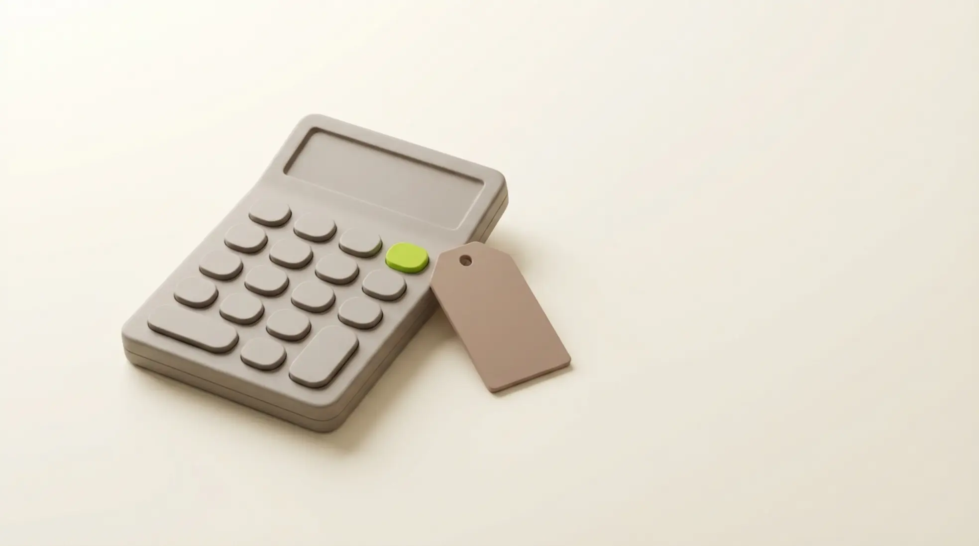 Minimalistische matte rekenmachine met groene knop naast klein prijskaartje op lichte achtergrond met zachte schaduwen en veel lege ruimte rechts